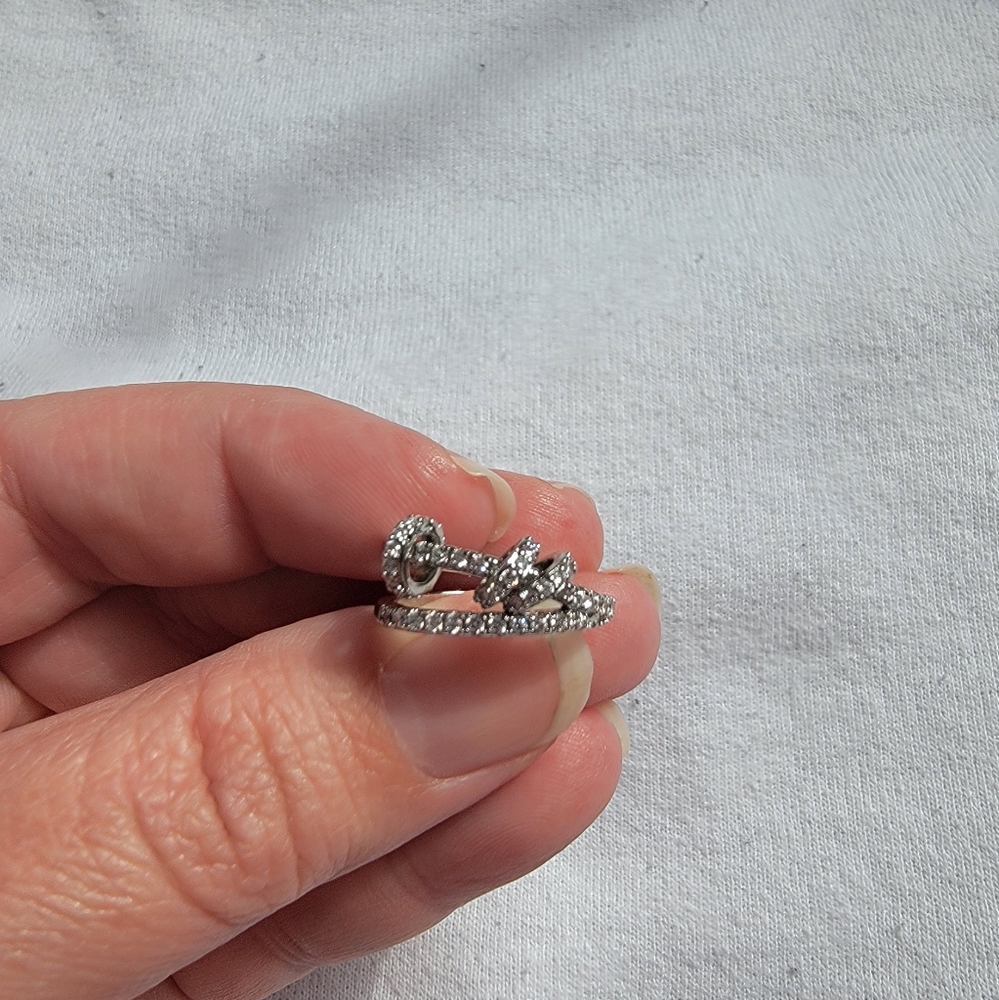 KC Chic ear cuff - Picture 2 of 4